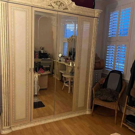 Nice Comfy House Лондон Экстерьер фото